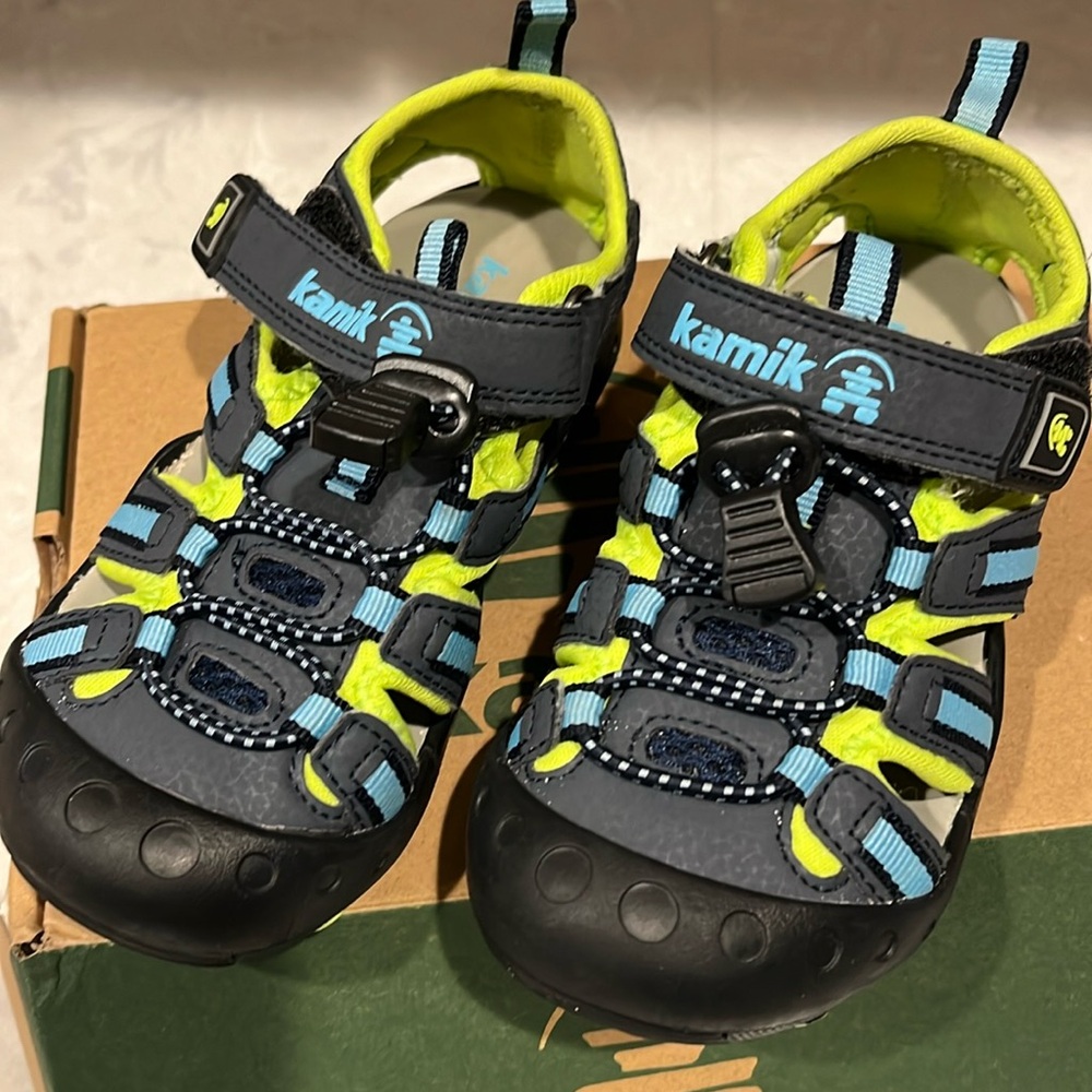 Kamik sandal